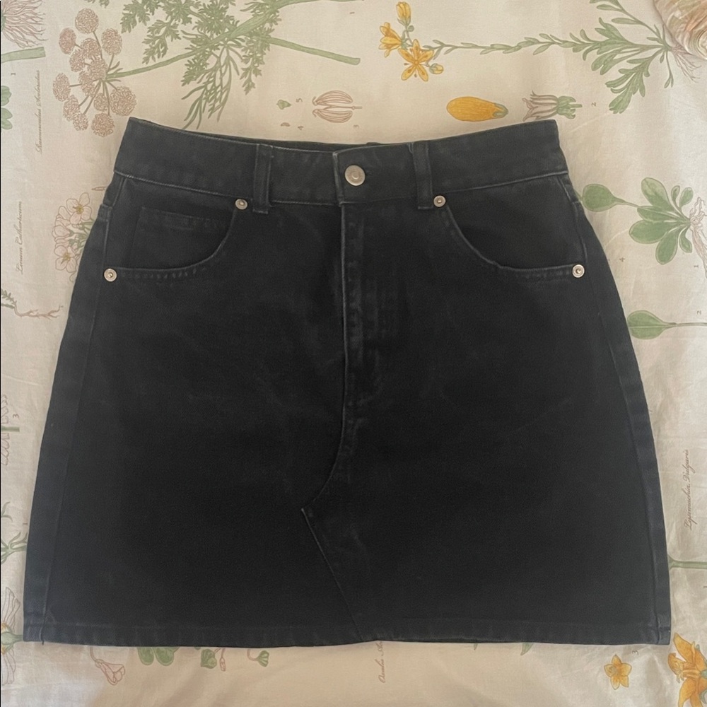 Topshop - Classic Black Denim Skirt, US Size 6